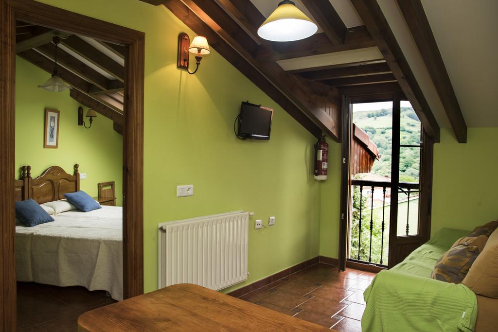 Apartamentos La Regoria Arenas De Cabrales Exterior photo