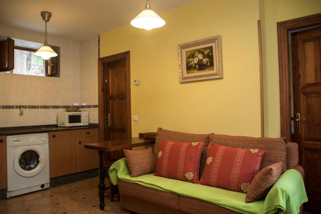 Apartamentos La Regoria Arenas De Cabrales Exterior photo